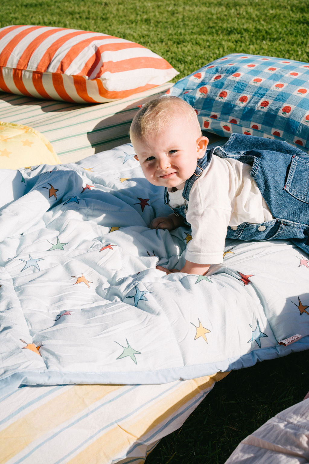 Retro Star Reversible Rainbow Quilt