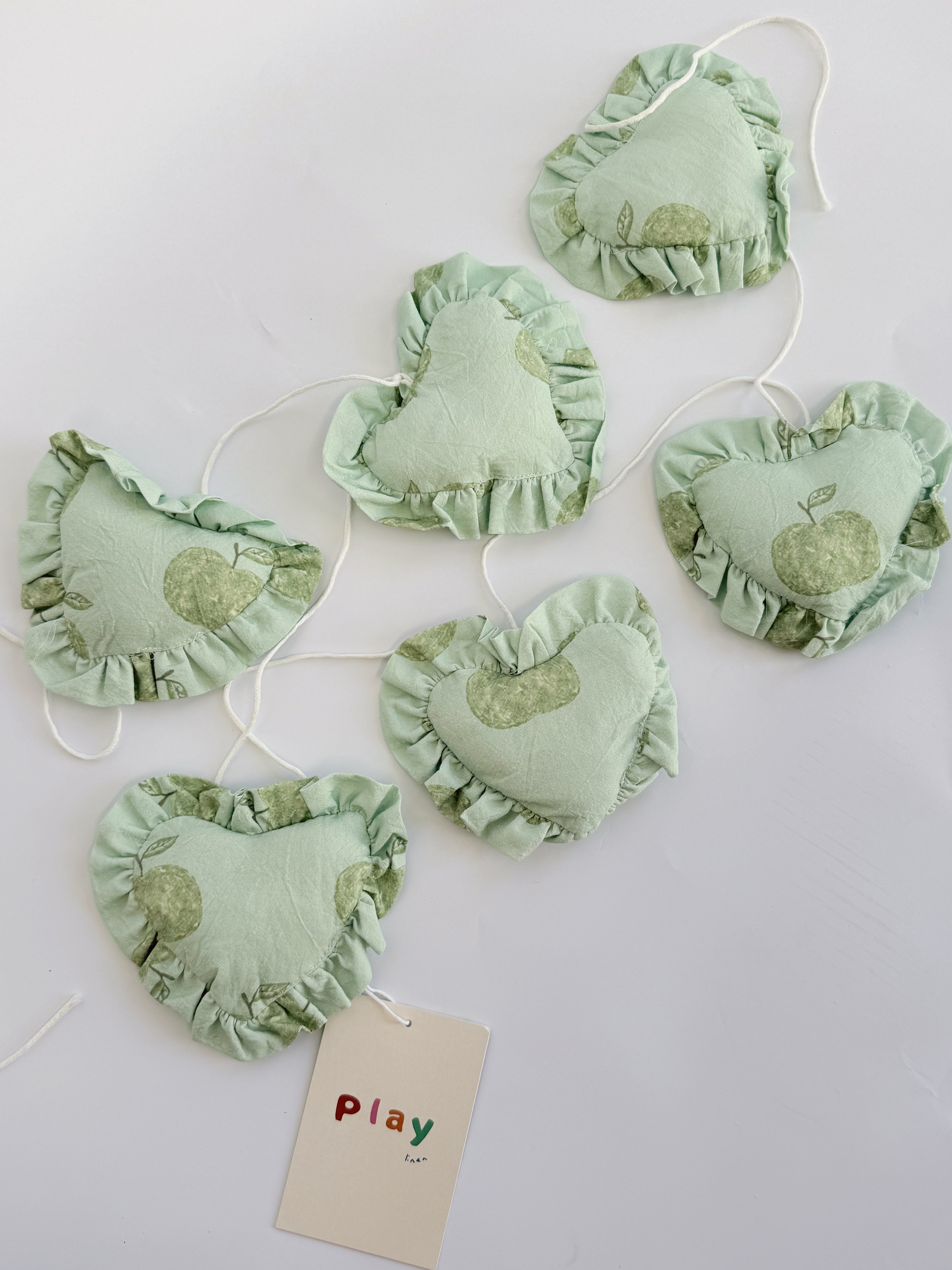 Frill Heart Garland Orchard Apple (Pre Order August)