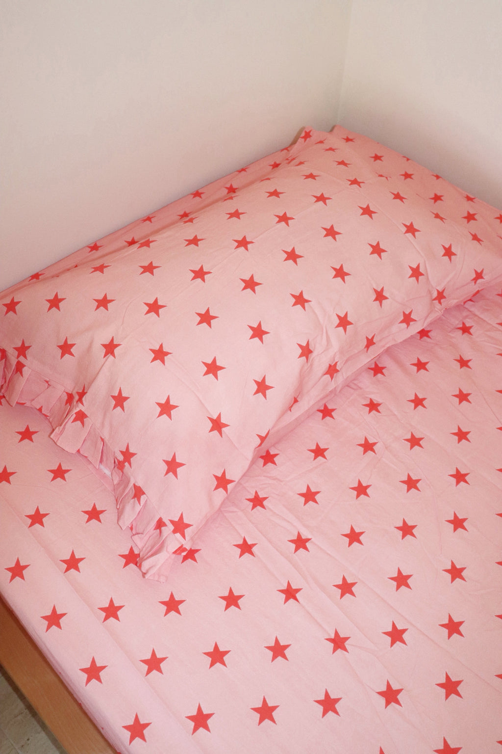 Strawberry Star Fitted Sheet Set