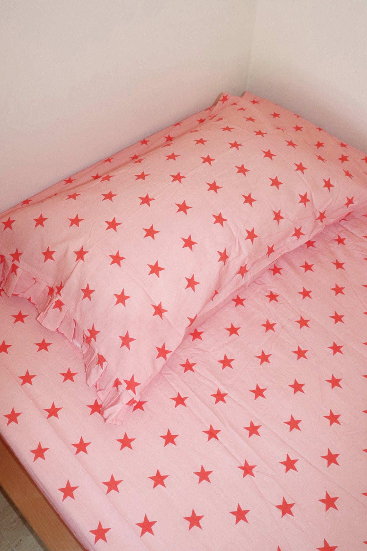 Strawberry Star Fitted Sheet Set
